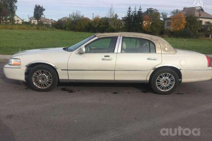 Lincoln Town Car 3 generation [restyling]