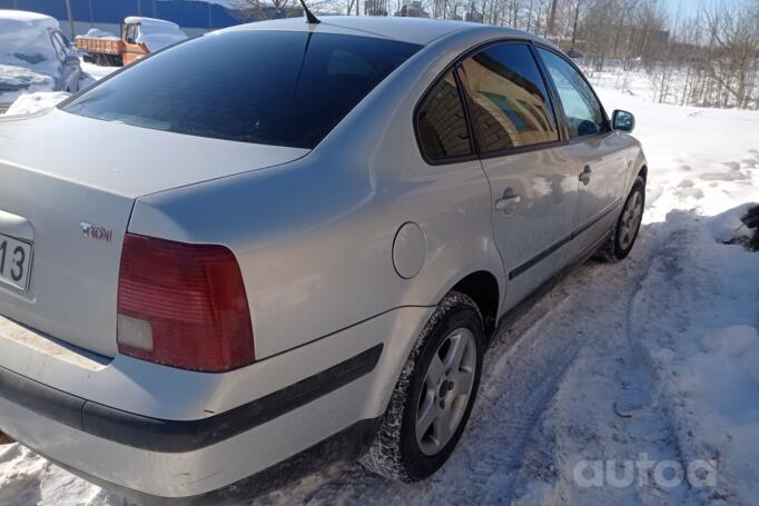 Volkswagen Passat B5 Sedan 4-doors