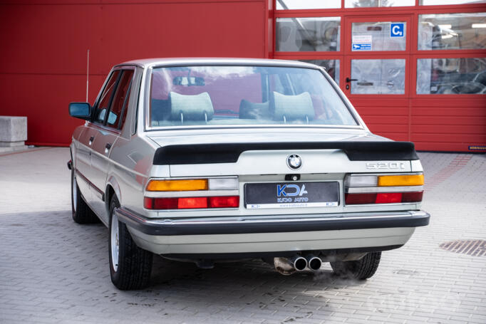 BMW 5 Series E28 Sedan