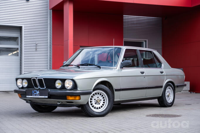 BMW 5 Series E28 Sedan