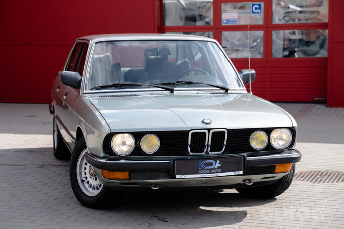 BMW 5 Series E28 Sedan