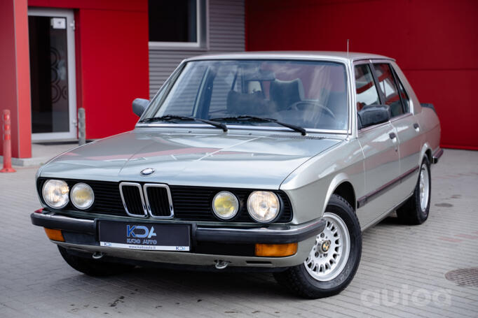 BMW 5 Series E28 Sedan