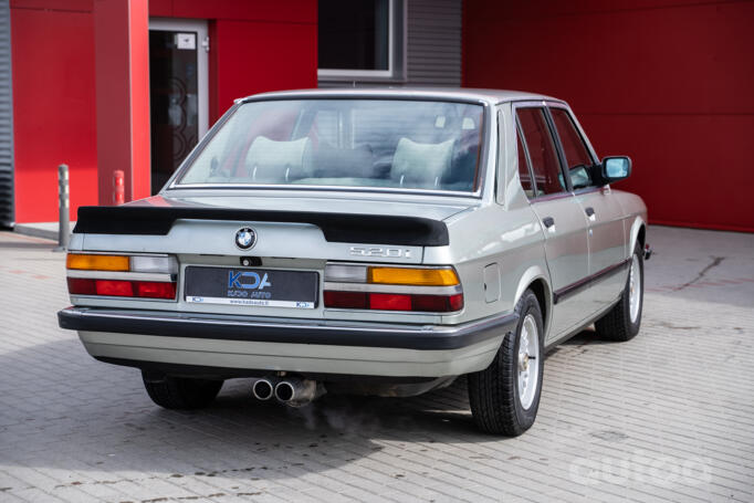 BMW 5 Series E28 Sedan