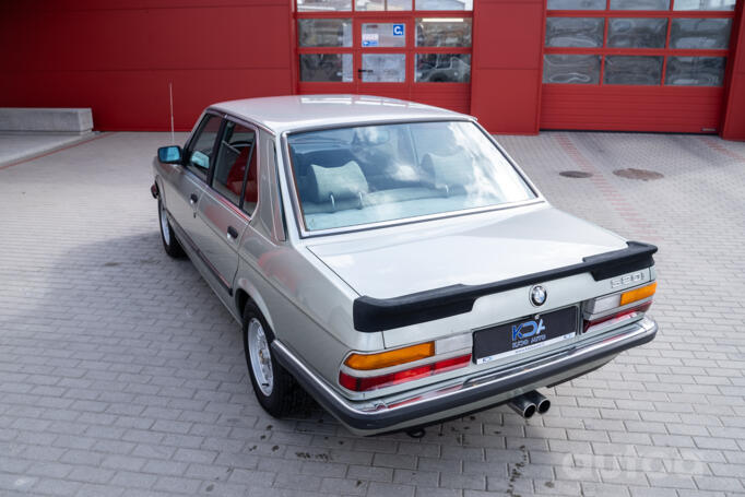 BMW 5 Series E28 Sedan