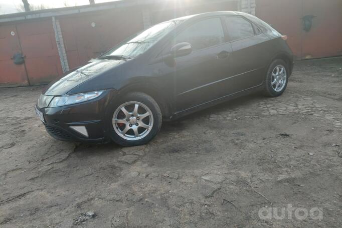 Honda Civic 8 generation [restyling] Hatchback 5-doors