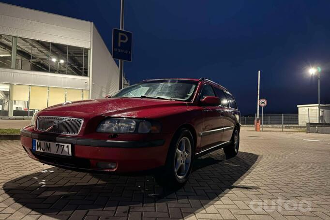 Volvo V70 2 generation wagon