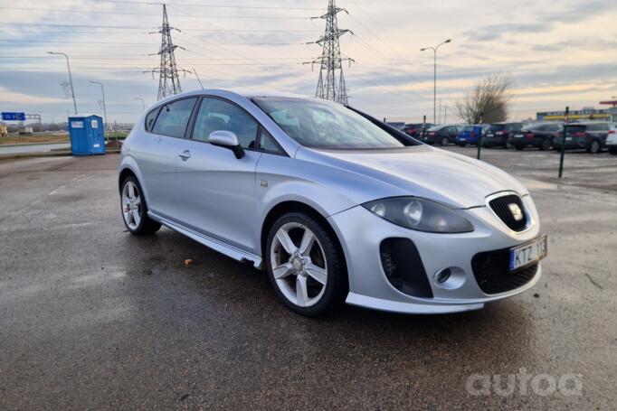 SEAT Leon 2 generation Hatchback 5-doors