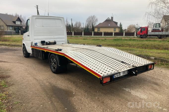 Mercedes-Benz Sprinter First generation