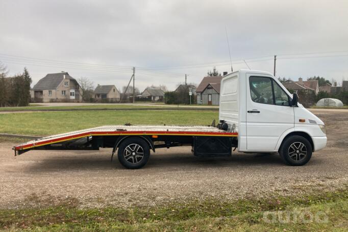 Mercedes-Benz Sprinter First generation