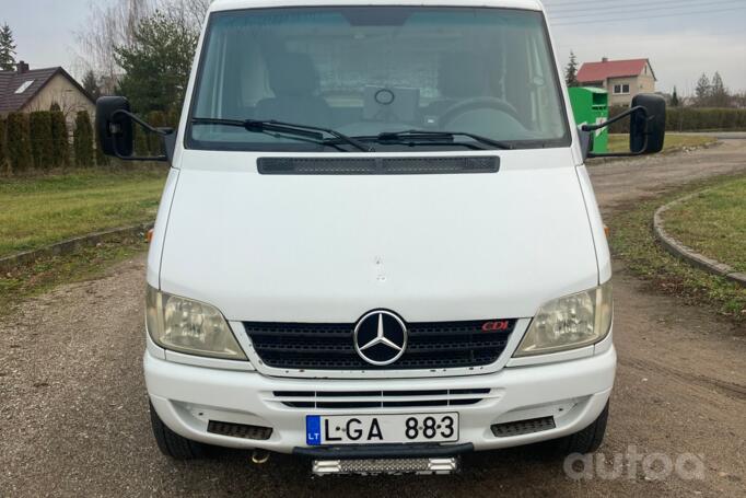 Mercedes-Benz Sprinter First generation