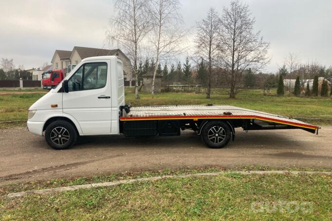 Mercedes-Benz Sprinter First generation