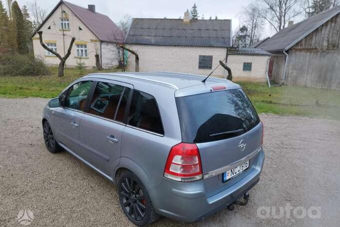 Opel Zafira B [restyling]