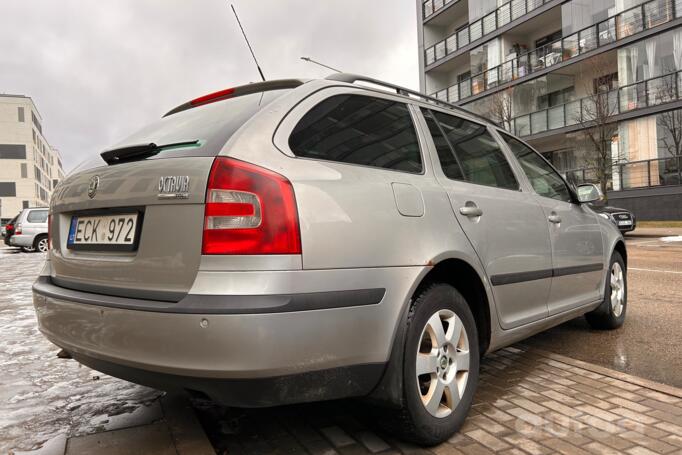 Skoda Octavia 2 generation Combi wagon 5-doors