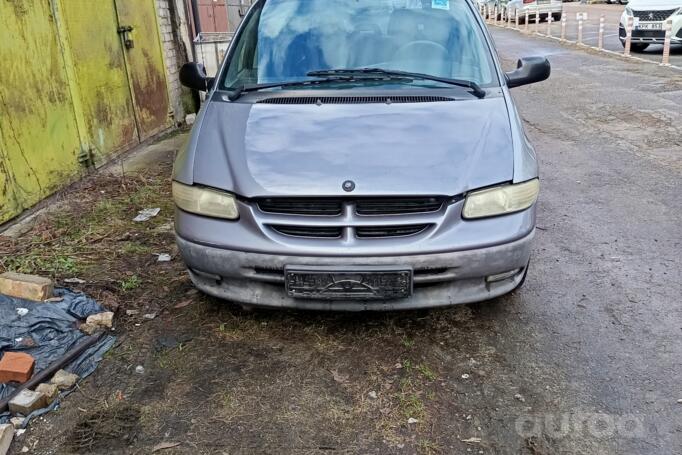 Chrysler Voyager 3 generation Grand minivan 5-doors