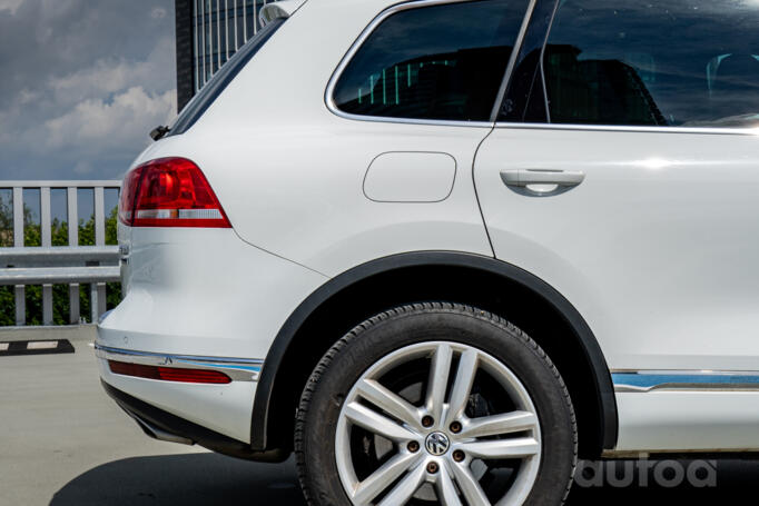 Volkswagen Touareg 2 generation [restyling] Crossover