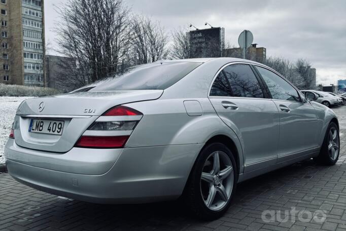 Mercedes-Benz S-Class W221 Sedan