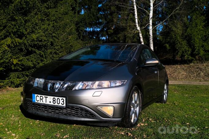 Honda Civic 8 generation Hatchback 5-doors