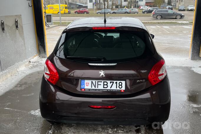 Peugeot 208 1 generation Hatchback 5-doors