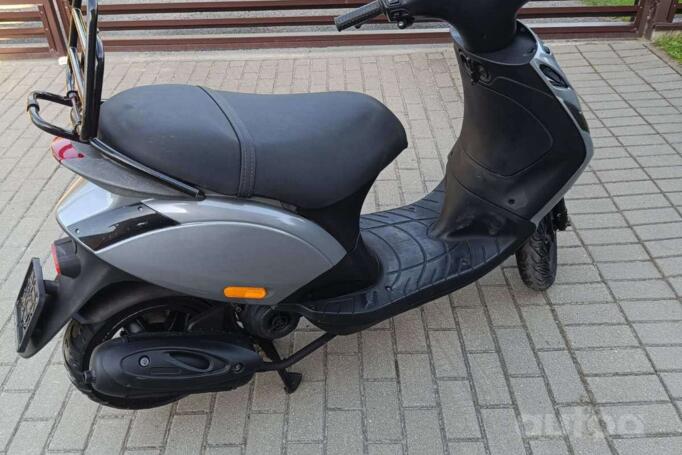 Piaggio Zip 50