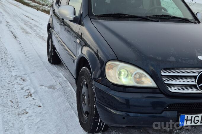 Mercedes-Benz M-Class W163 Crossover 5-doors