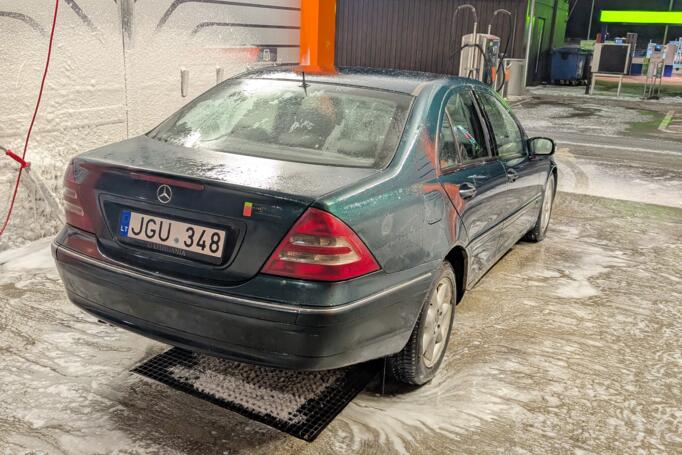 Mercedes-Benz C-Class W203/S203/CL203 Sedan