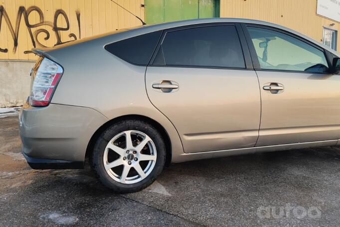 Toyota Prius 2 generation Hatchback