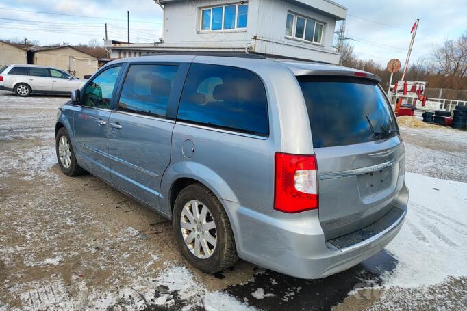 Chrysler Town & Country 5 generation [restyling]