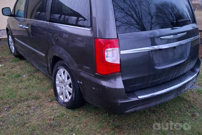 Chrysler Town & Country 5 generation [restyling]