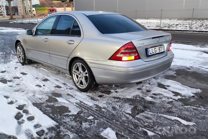 Mercedes-Benz C-Class W203/S203/CL203 Sedan