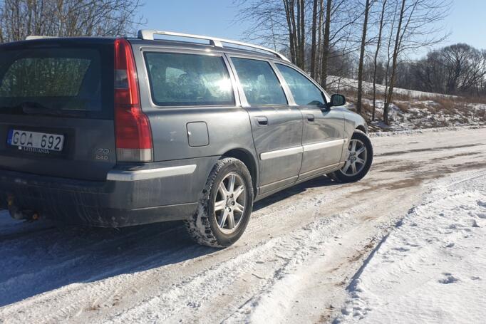 Volvo V70 2 generation wagon