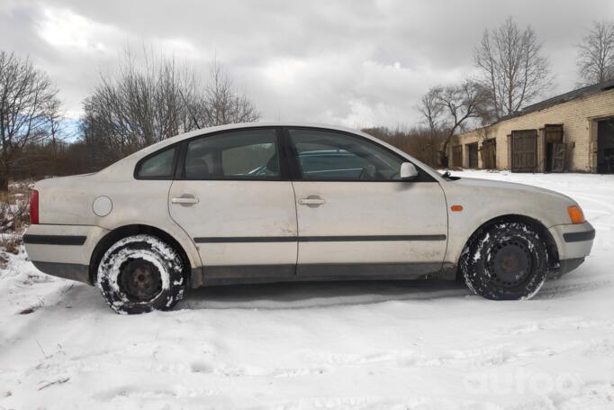 Volkswagen Passat B5 Sedan 4-doors