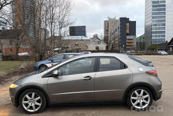 Honda Civic 8 generation Hatchback 5-doors