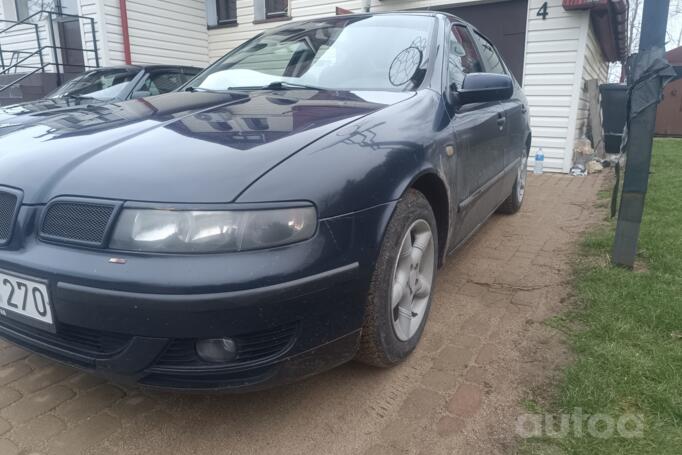 SEAT Toledo 2 generation Sedan