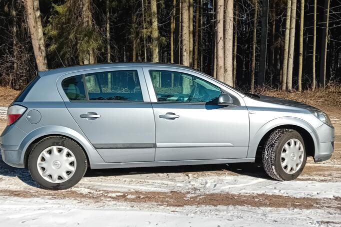 Opel Astra H Hatchback