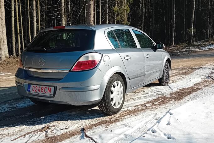 Opel Astra H Hatchback