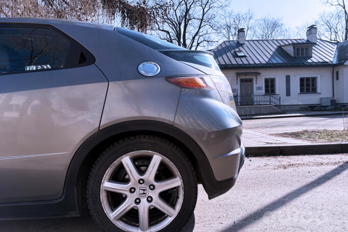 Honda Civic 8 generation Hatchback 5-doors