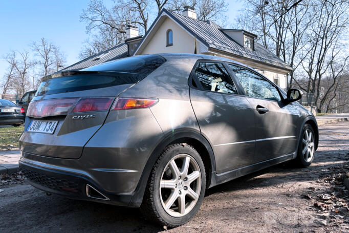 Honda Civic 8 generation Hatchback 5-doors