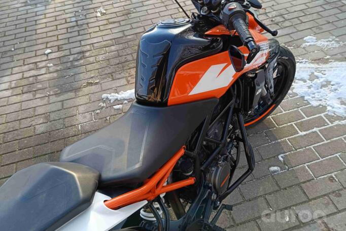 KTM Duke