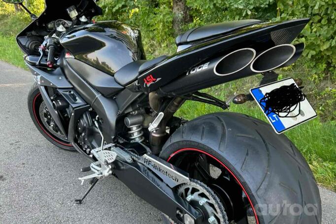 Yamaha R1