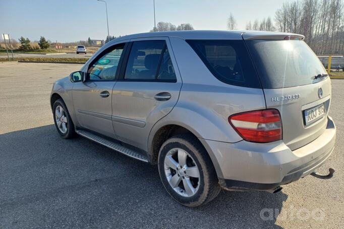 Mercedes-Benz M-Class W164 Crossover 5-doors