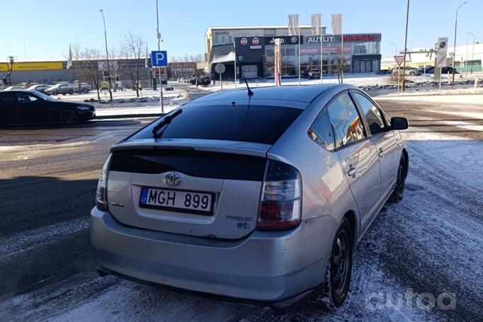 Toyota Prius 2 generation Hatchback