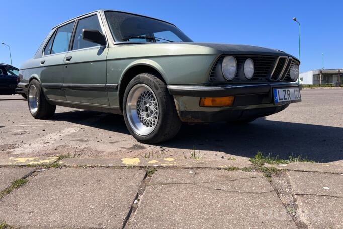 BMW 5 Series E28 Sedan