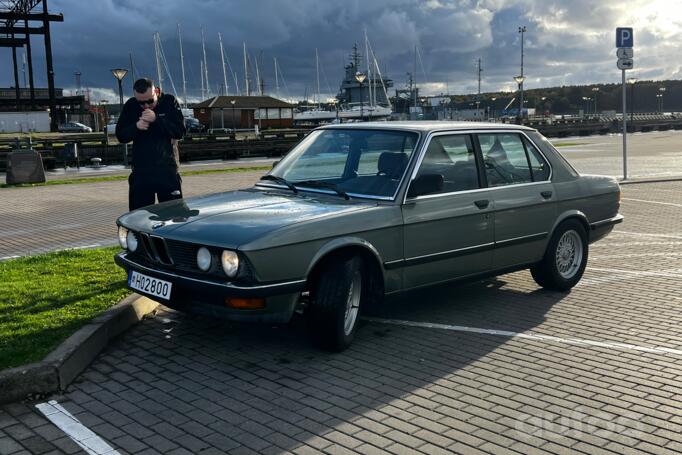 BMW 5 Series E28 Sedan