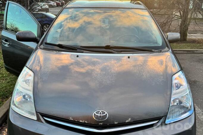 Toyota Prius 2 generation [restyling] (XW20)