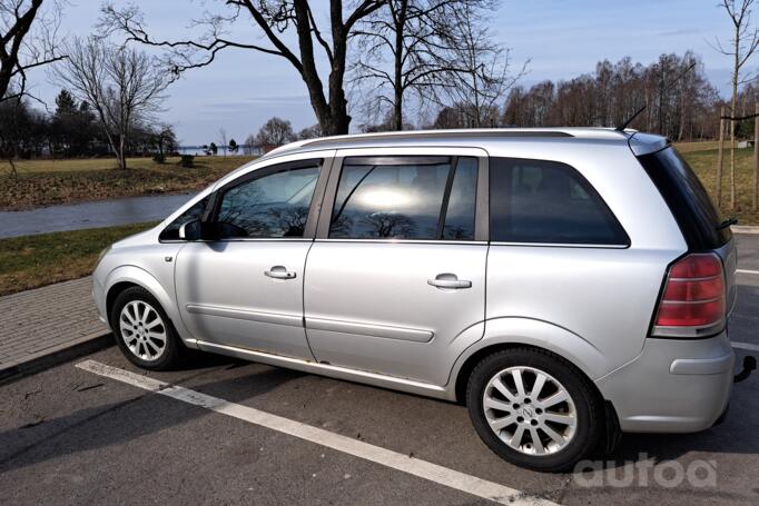 Opel Zafira B Minivan 5-doors