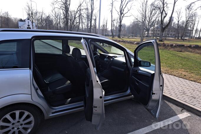 Opel Zafira B Minivan 5-doors