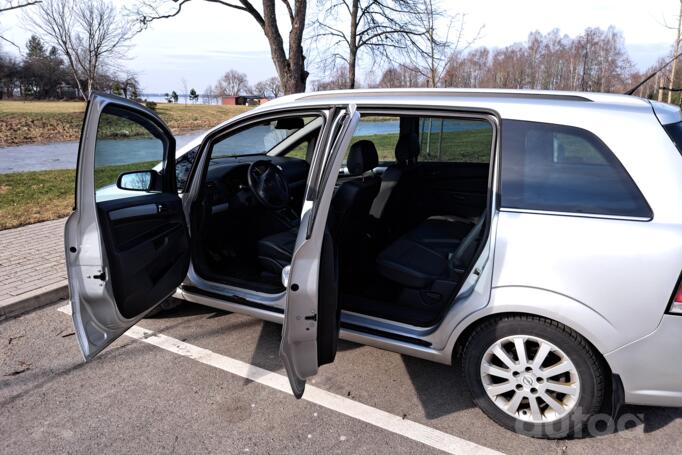 Opel Zafira B Minivan 5-doors