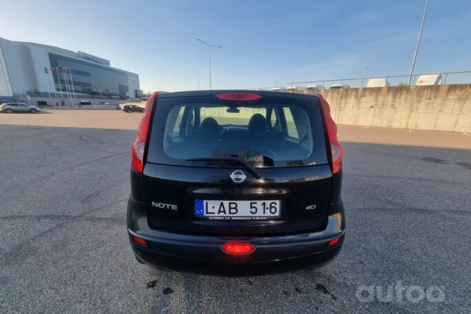 Nissan Note E11 Hatchback