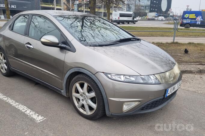 Honda Civic 8 generation Hatchback 5-doors