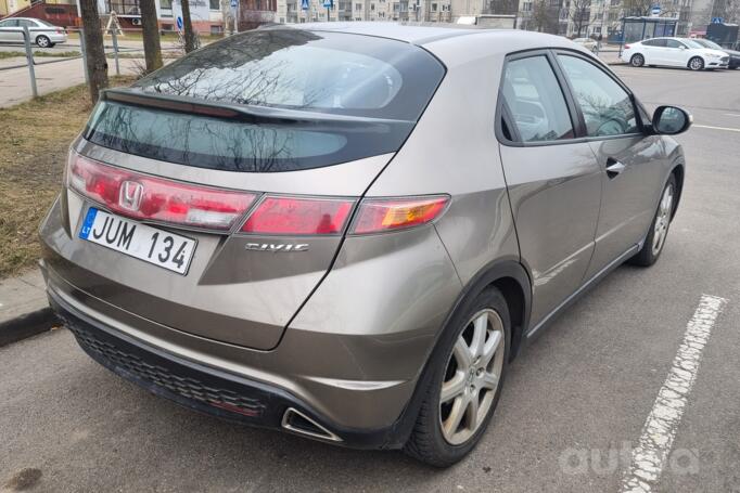 Honda Civic 8 generation Hatchback 5-doors